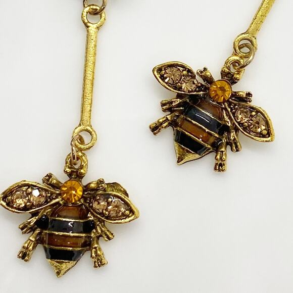 NEW Bee’s Day Off Dangle Earrings - Picture 4 of 15